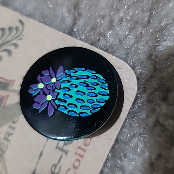 Saddle-Ridge Cactus Buttons - Picture 3 of 5